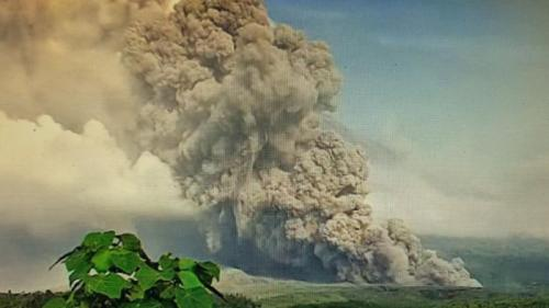 Gunung Semeru Mengalami 563 Kali Erupsi Sejak Januari 