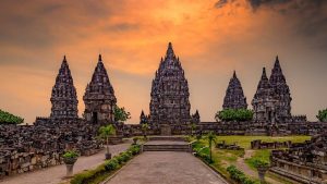 Read more about the article Keindahan Candi Prambanan: Saingan Angkor Wat Kamboja